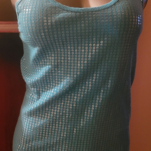 Women's medium racerback tank top decree it is like a light blue tealish color - Picture 2 of 7